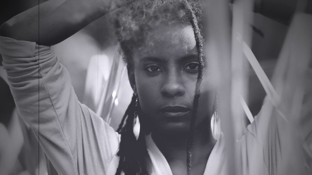 Jah9 - Steamers A Bubble (Lyrics CC) - YouTube