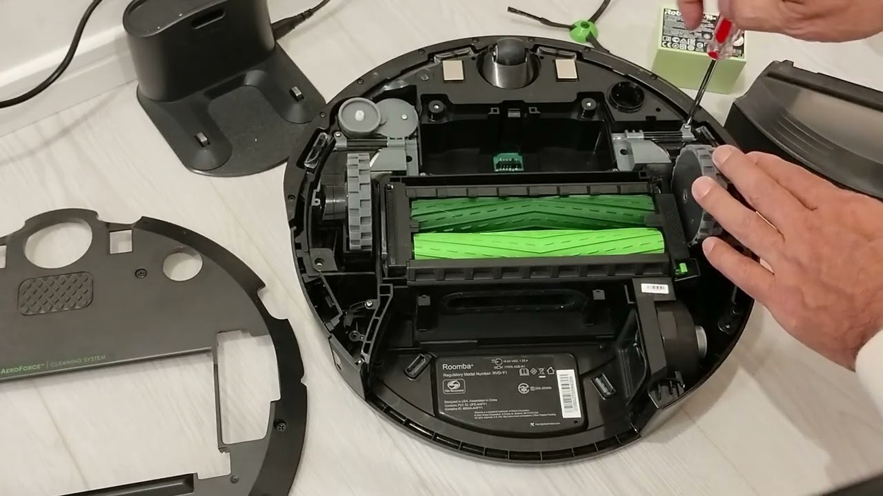 iRobot ルンバ eシリーズ、iシリーズ、jシリーズ 軽く分解してみた