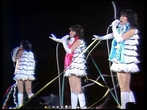 微笑がえし ファイナル・カーニバル For Freedom - YouTube