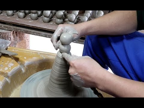 陶芸 ろくろで人形の胴体の作り方 - YouTube