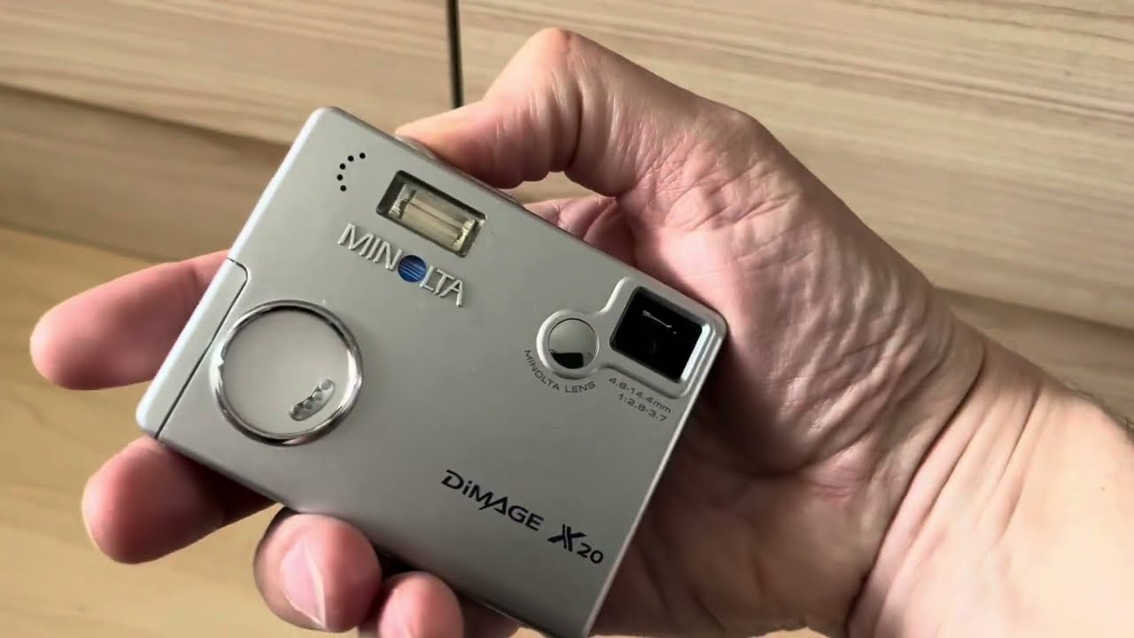 Minolta Dimage X20 digital old photo camera minolta lens metal