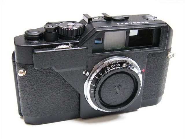 Voigtlander BESSA-R2S - YouTube