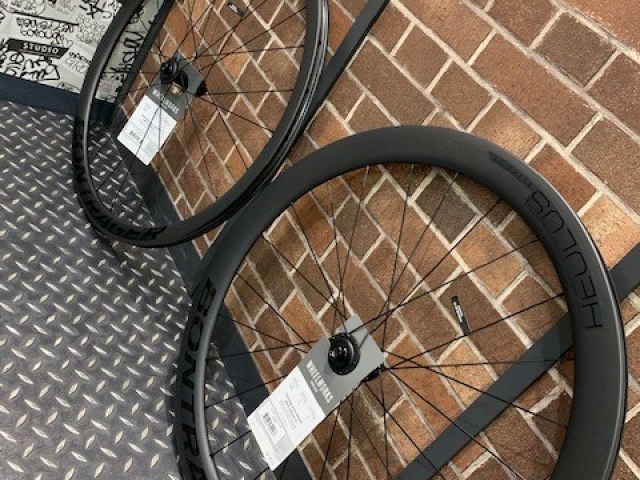 Bontrager Aeolus Elite Disc Road Wheel コストパフォーマンスに優れ