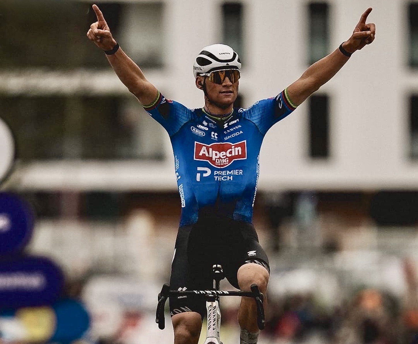 CapoVelo.com - DMT Celebrates 2022 Giro d'Italia with Special