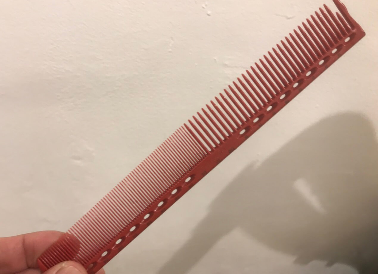 解説します！！理容師や美容師が使用するコーム（くし）のお話 | 理容