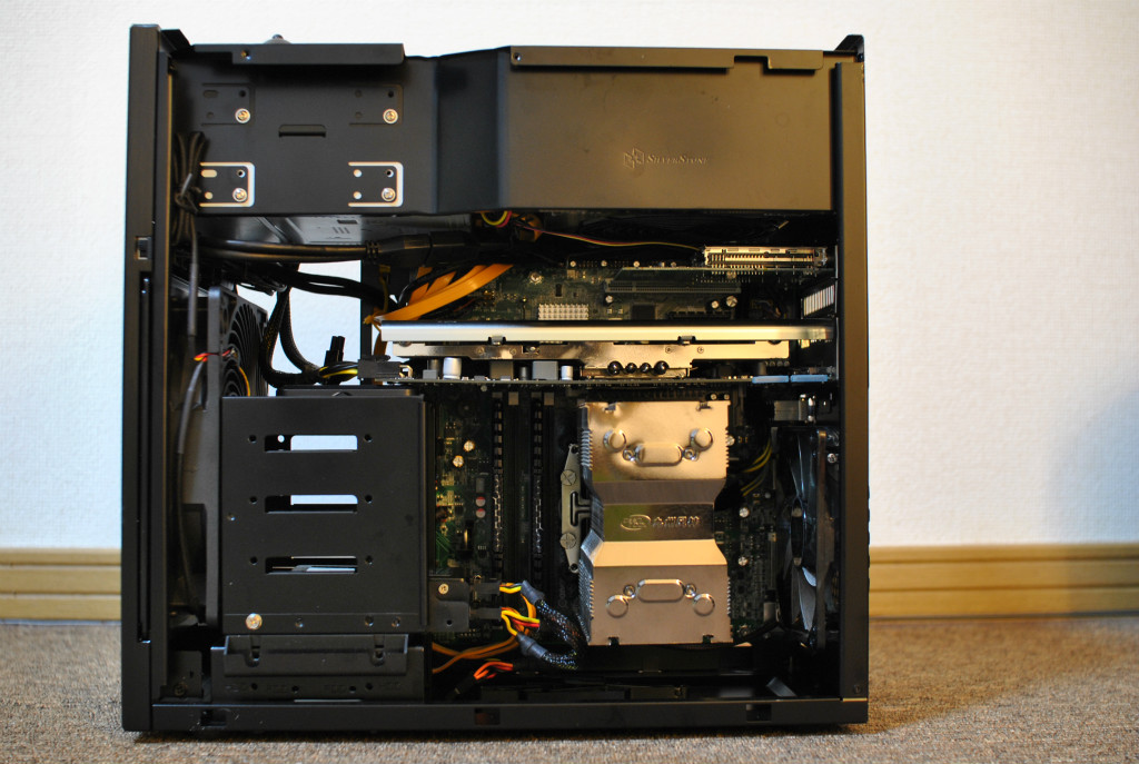 パソコンを小さくしました。 -Silverstone TJ08-E Review- 徒労日記