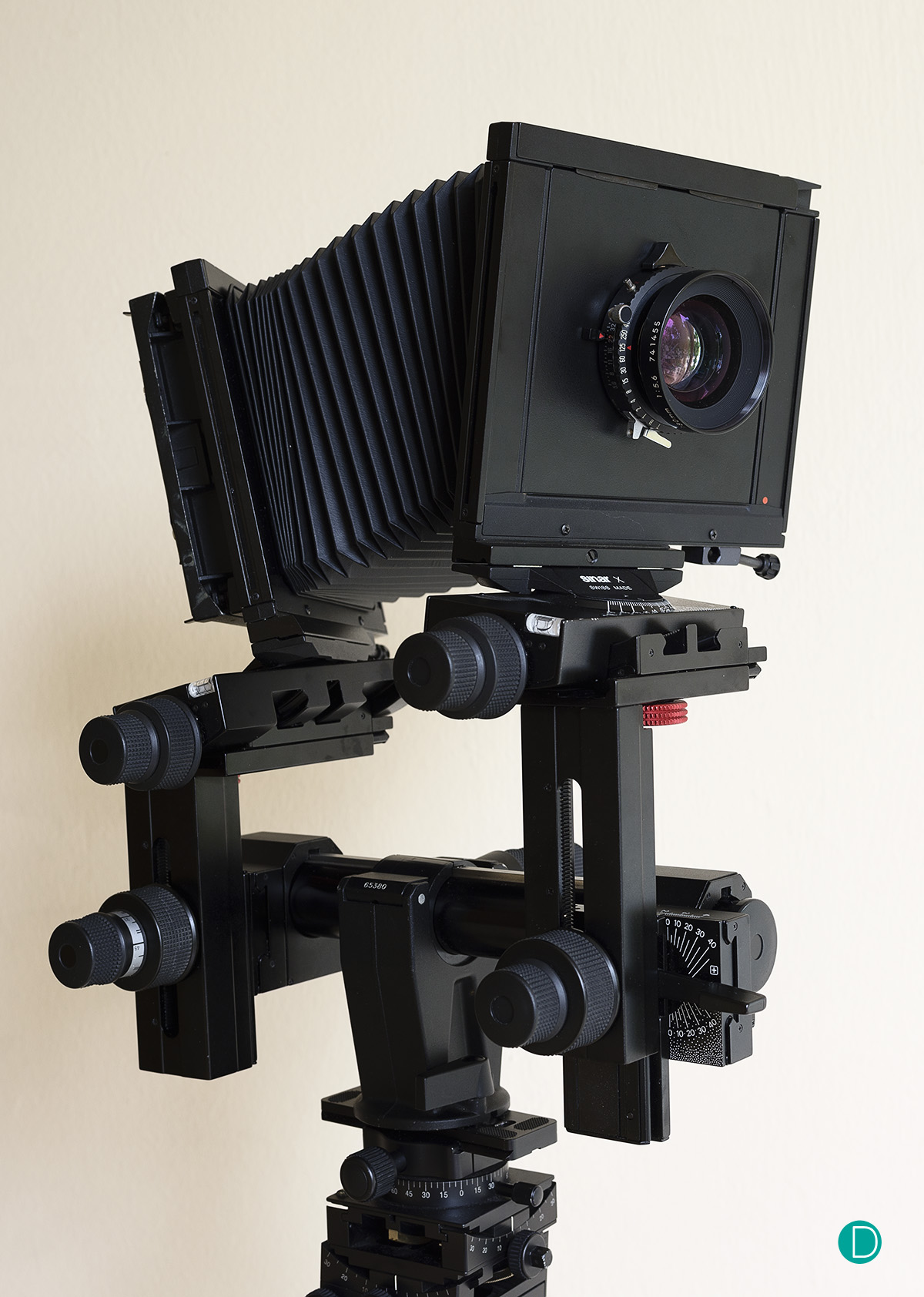 TGIFridays: Quick look at the Sinar X large format camera :