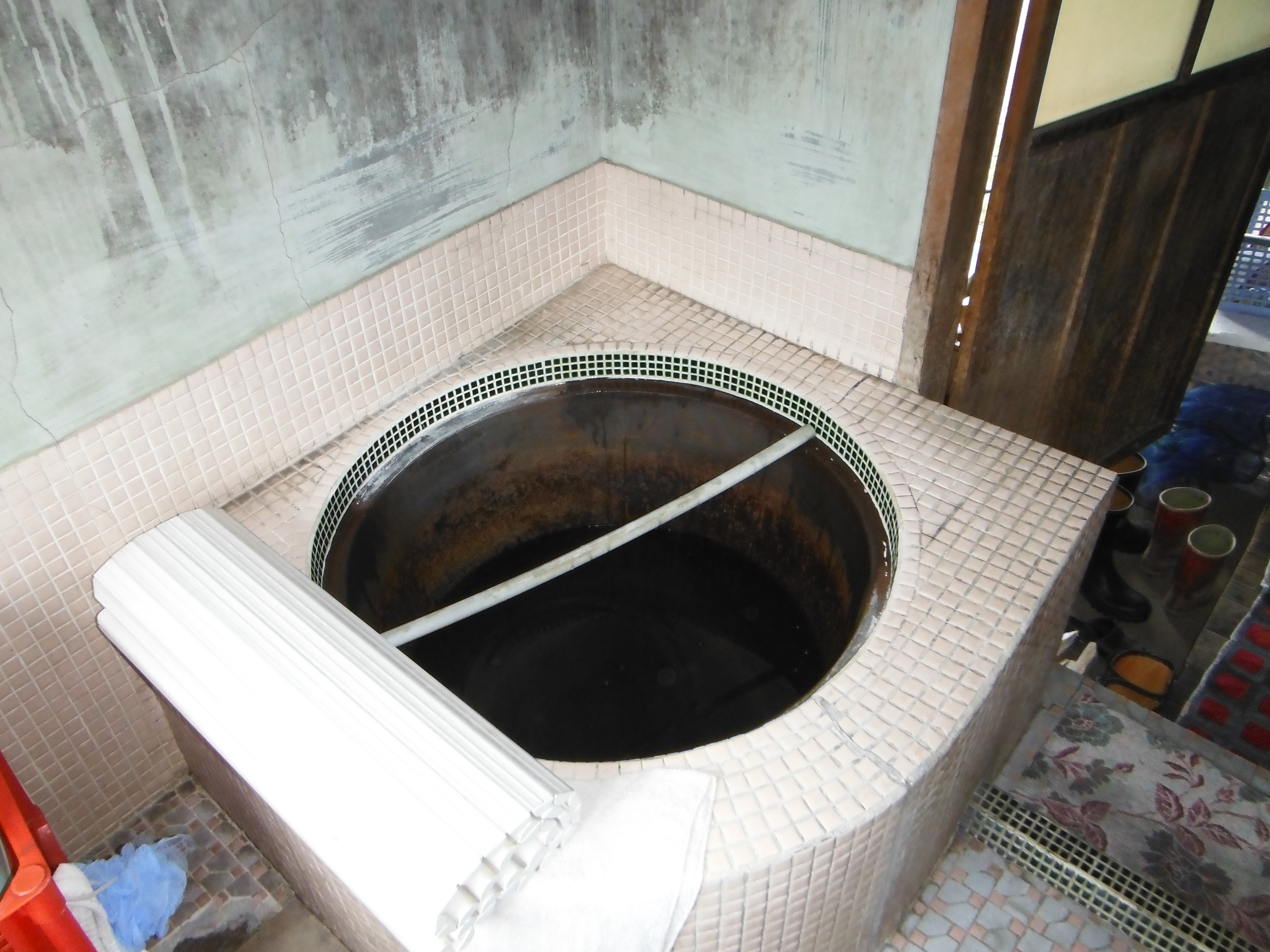 珍発見！五右衛門風呂に貯炭式ストーブ・・・etc. | 煙筒の横山