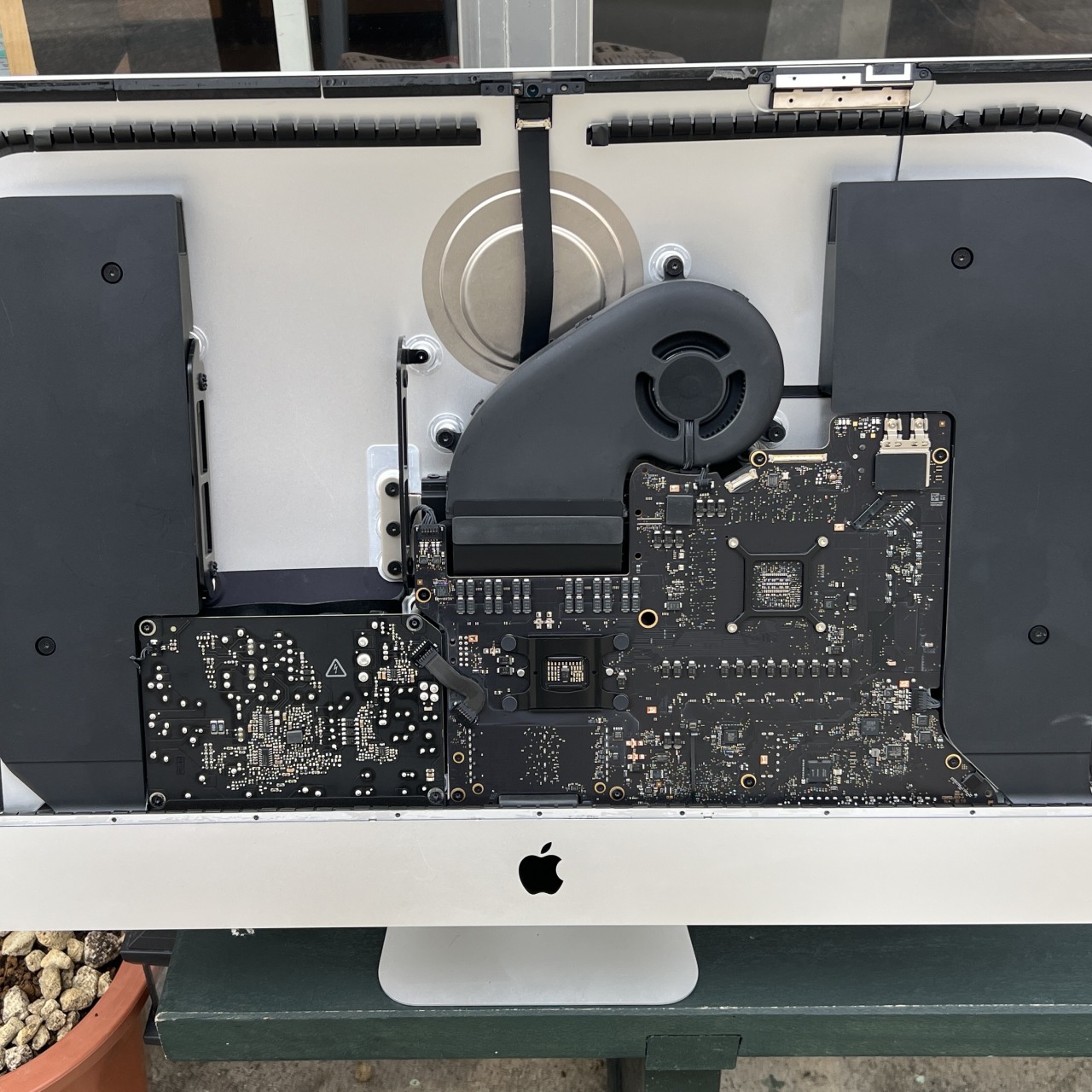 iMac (Retina 5K, 27インチ, 2019) 本体・電源ケーブル iMac（Retina