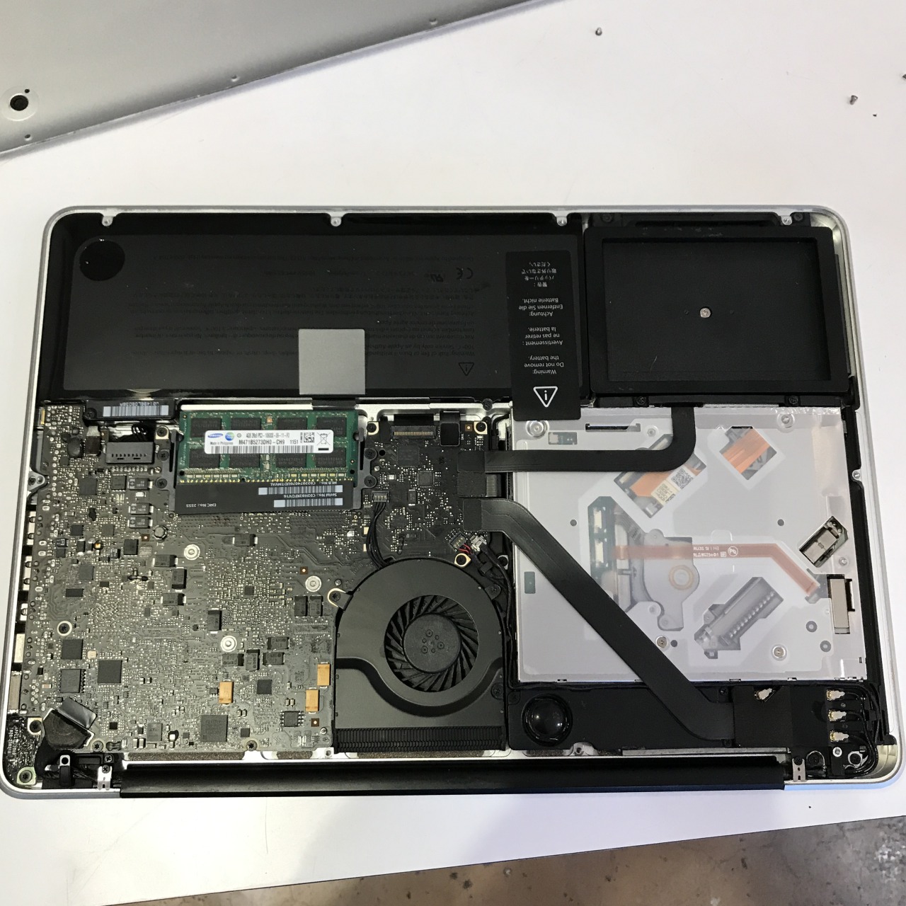 MacBook Pro (13-inch, Late 2011) 起動しない メモリスロット異常