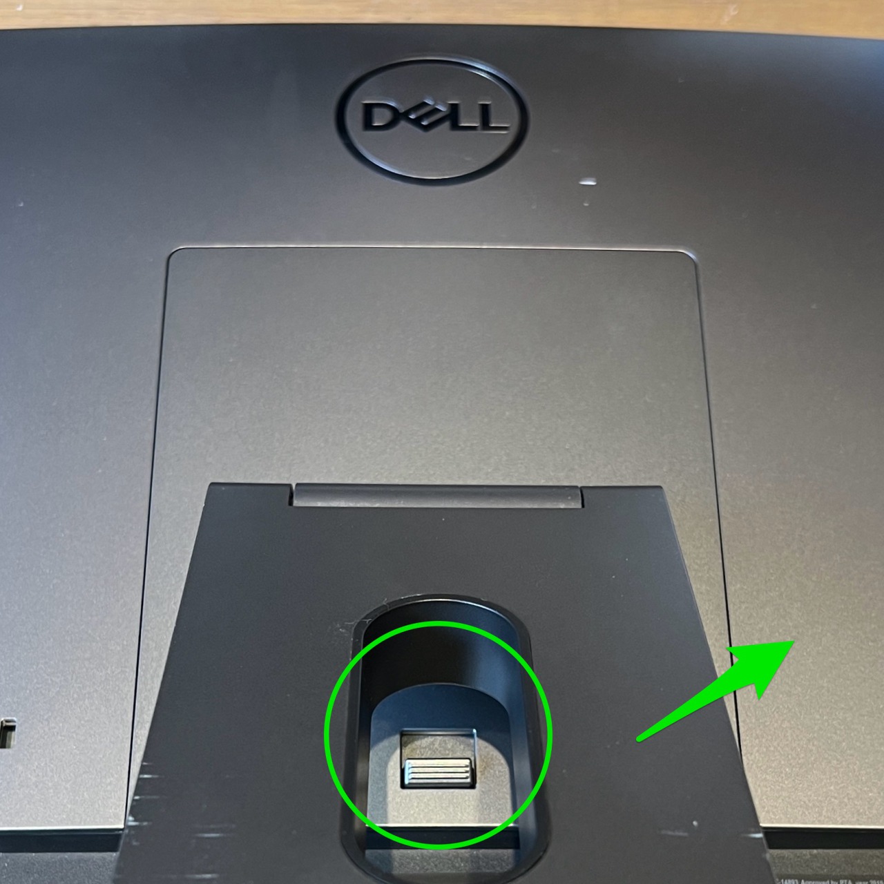 DELL Inspiron 5477 遅いのでSSD化して欲しい 基板交換も必要だった話