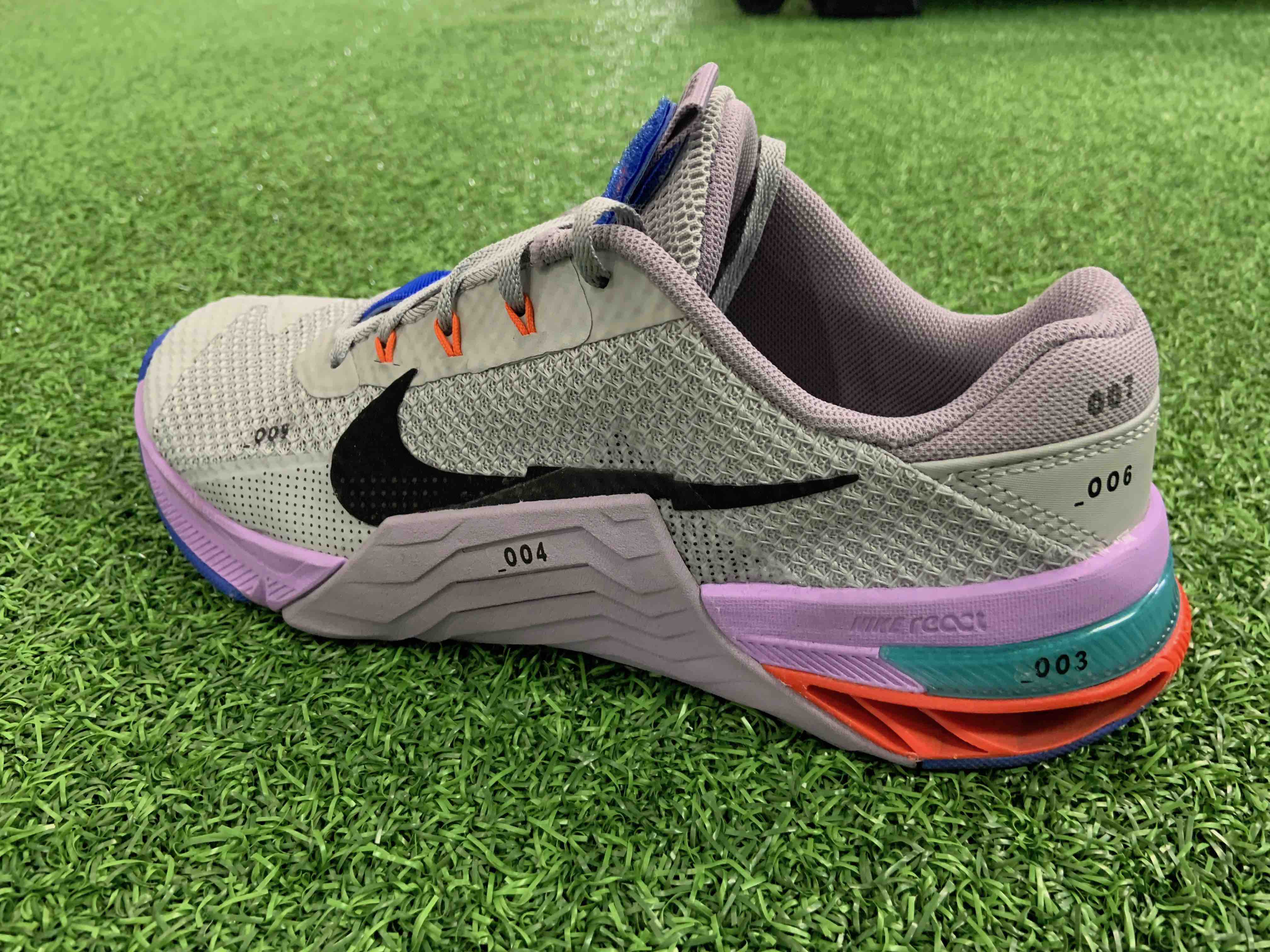 100 トレーニング時にオススメの万能シューズ「ナイキ メトコン7