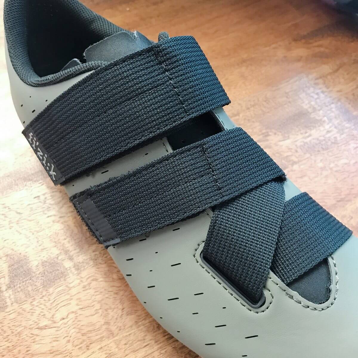 オシャレで性能も抜群！Fi'zi:kのTERRA POWERSTRAP X4 | KAMIHAGI cycle