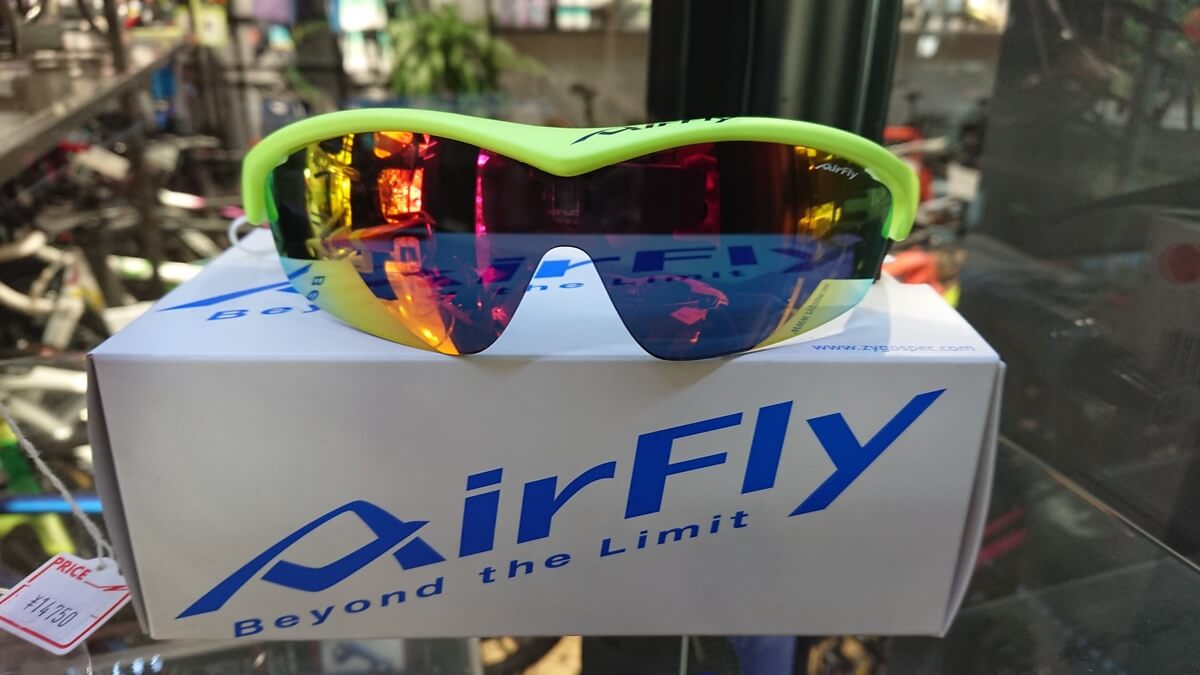 世界初！ノーズパッドがないサングラス「Air Fly（エアフライ