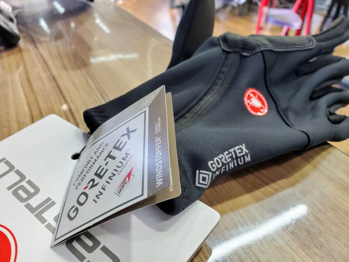 暖かいのに蒸れずに快適】CASTELLI冬用グローブ入荷しました！(小牧