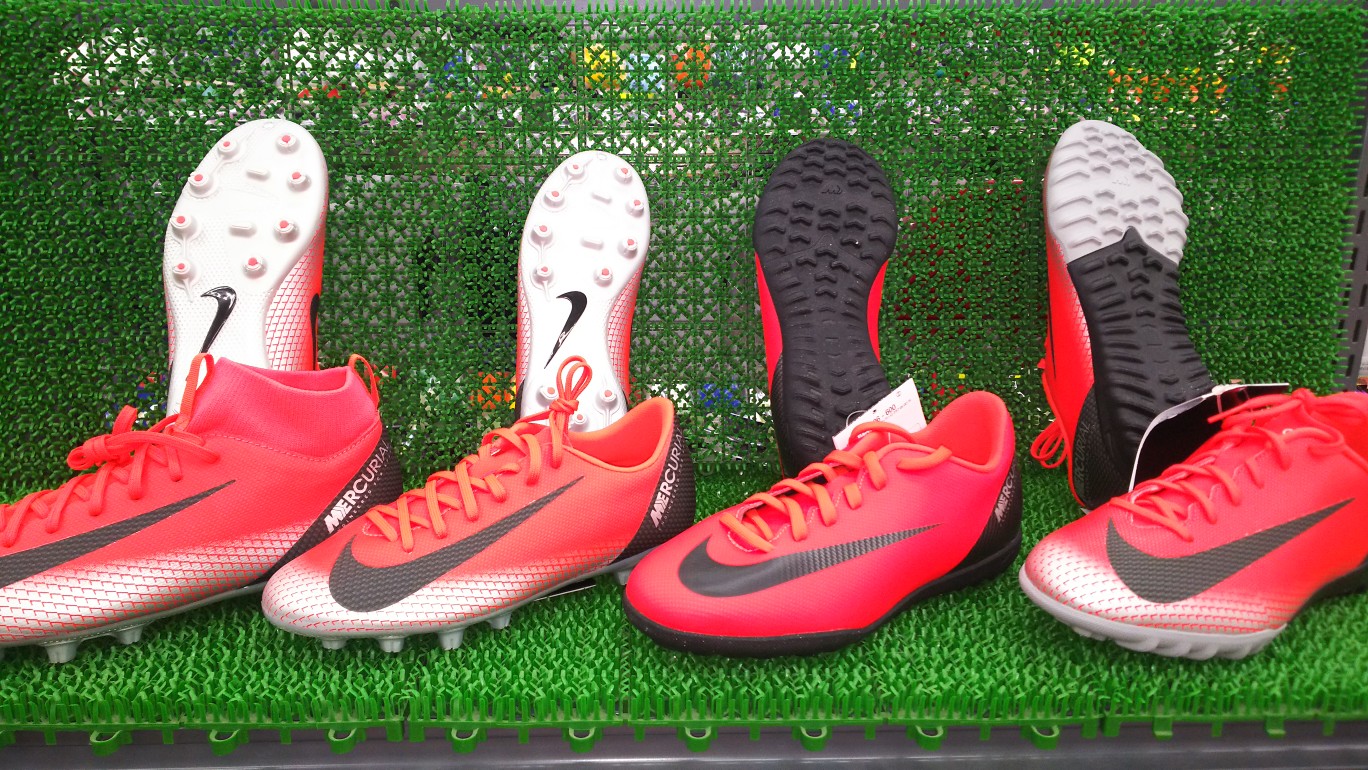 NIKE CR7 ニューモデル & adidas 新作サッカーシューズ