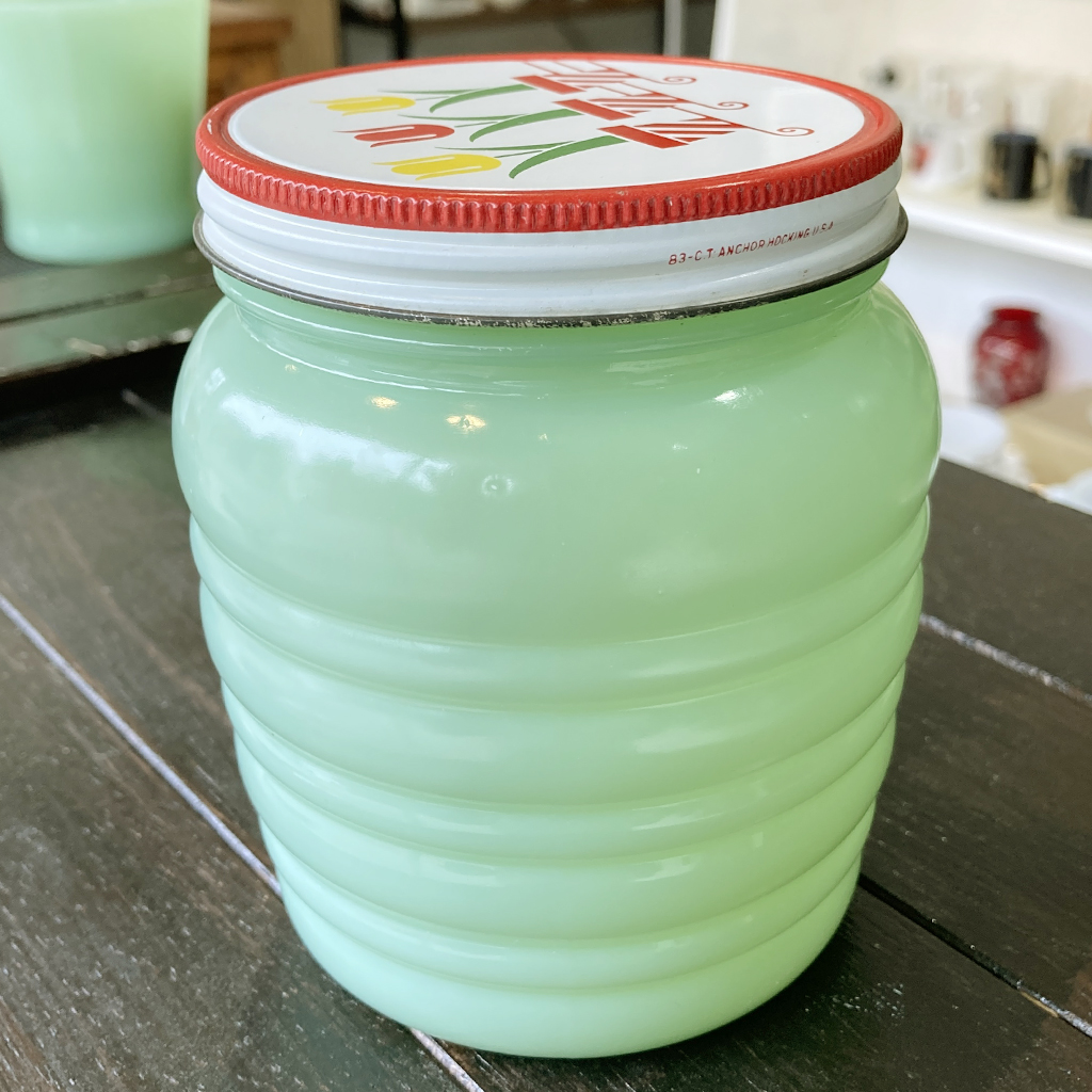 Fire-king 1950年代の花瓶とグリースジャー。 | マメチコ Fashion&vintage