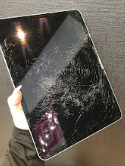 iPad Pro 11インチの画面がバキバキに、、。 | iPhone修理・iPad修理