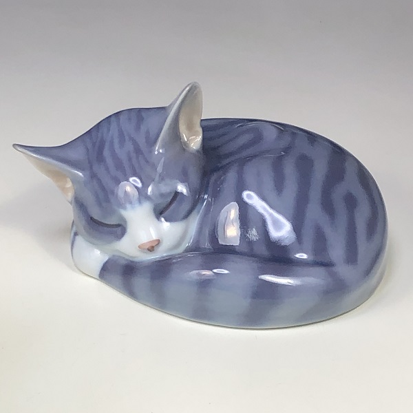 ロイヤルコペンハーゲン眠り猫フィギュリンフィギュア | 洋食器雑貨