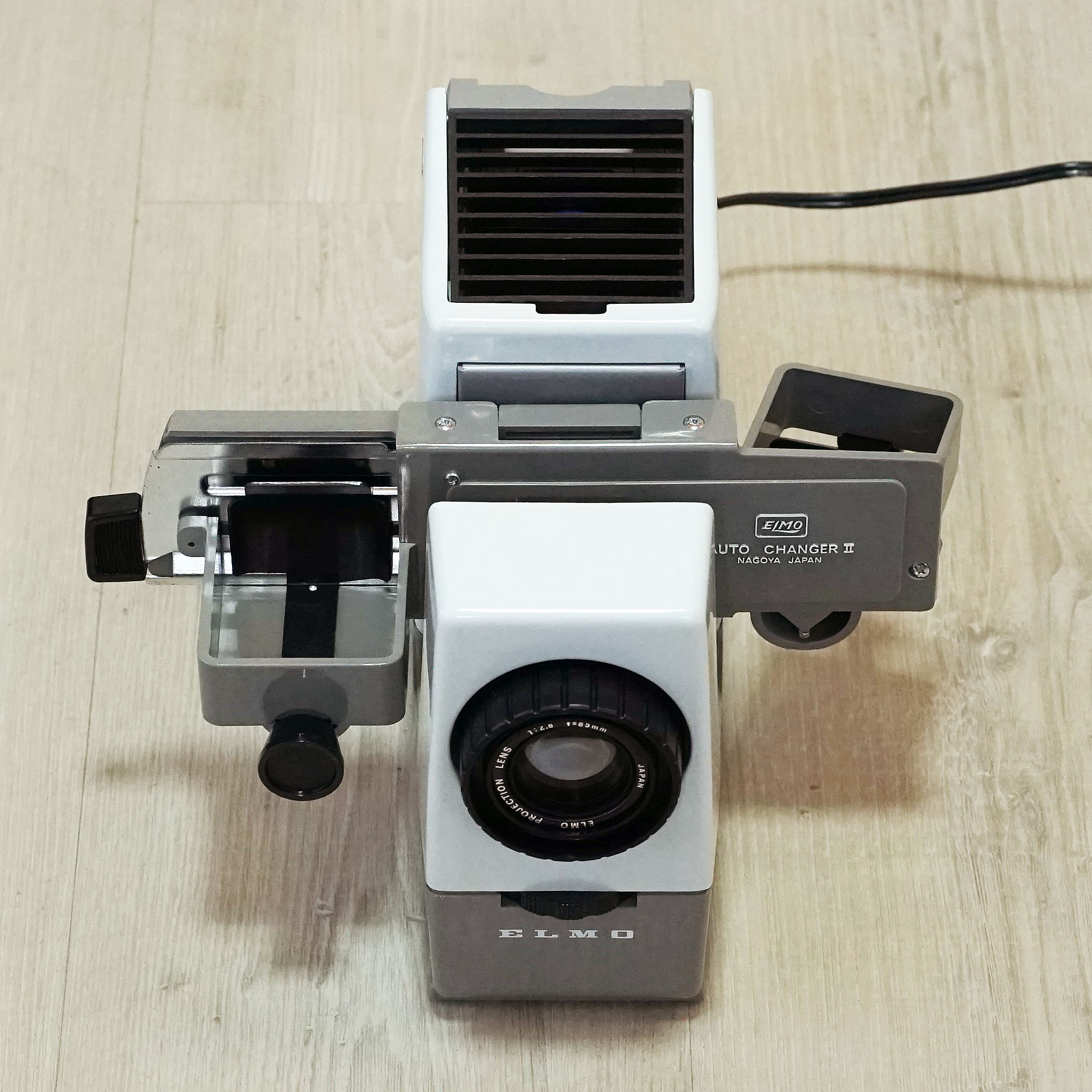 売り切れ ELMO SLIDE PROJECTOR S-300（中古 スライド プロジェクター