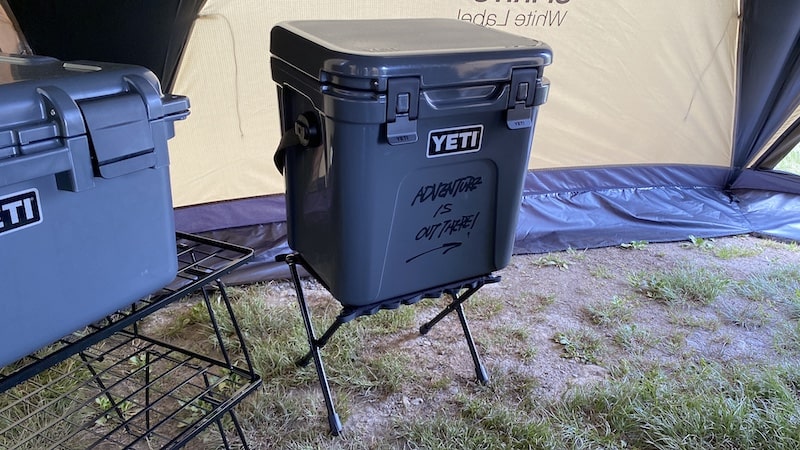 ヘリノックスのタクティカルスピードスツールMが秀逸！天板セットで