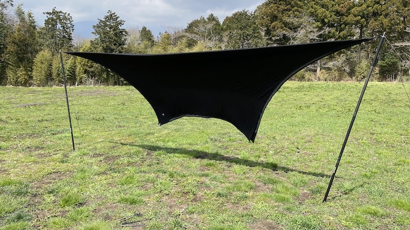 allaboutoutdoorsのTECH TARP HEXAは誰でもピン張りできるストレッチ