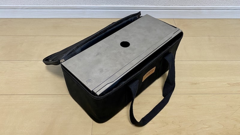 IGT規格のハーフユニット天板・ステンボックスをまとめて収納