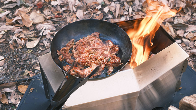 コンパクトに収納可能な二次燃焼の焚き火台TOKYO CRAFTS ブレイズ