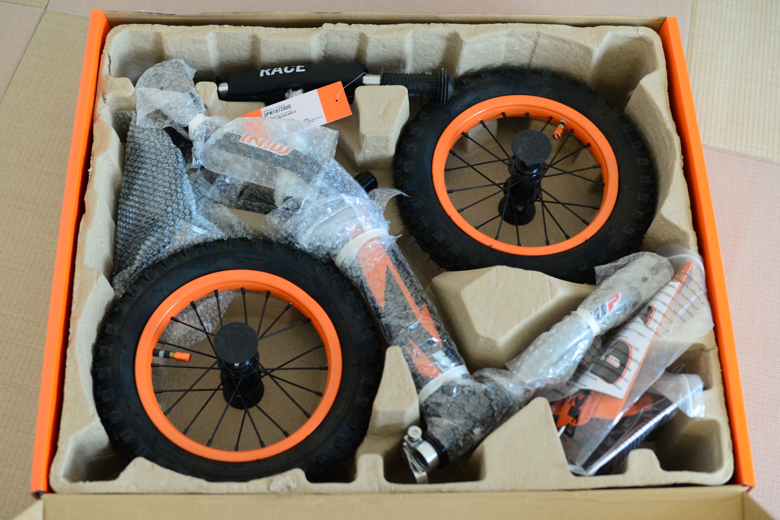 KTMキッズトレーニングバイクSX購入 ストライダーよりもかっこいい