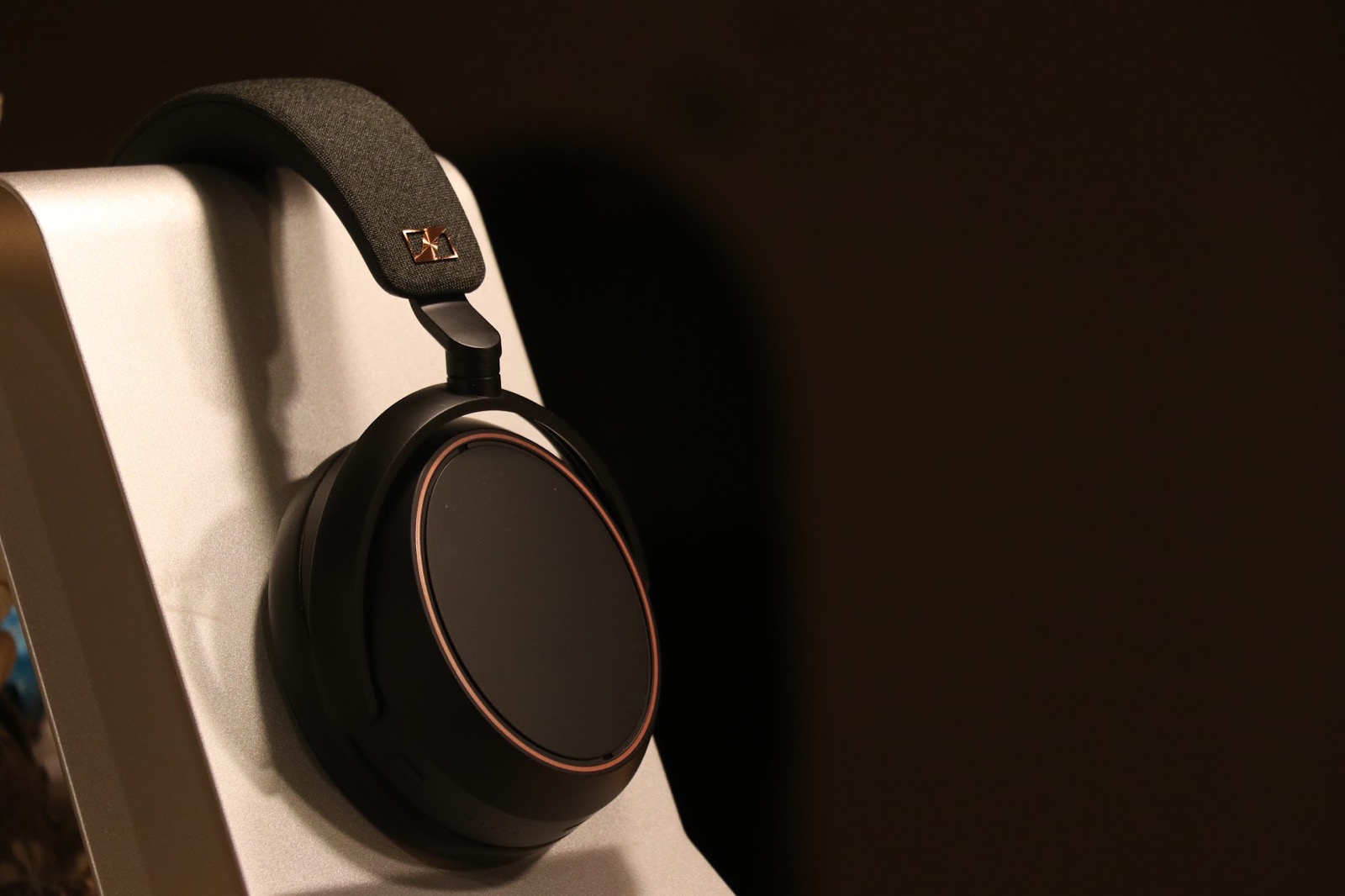 レビュー】Sennheiser Momentum 4 現状最高峰の無線ヘッドホン