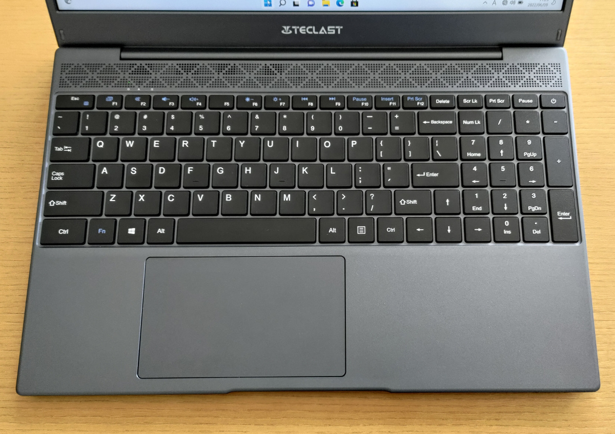 Teclast F15 Plus 2の実機レビュー － 格安な15.6インチエントリー