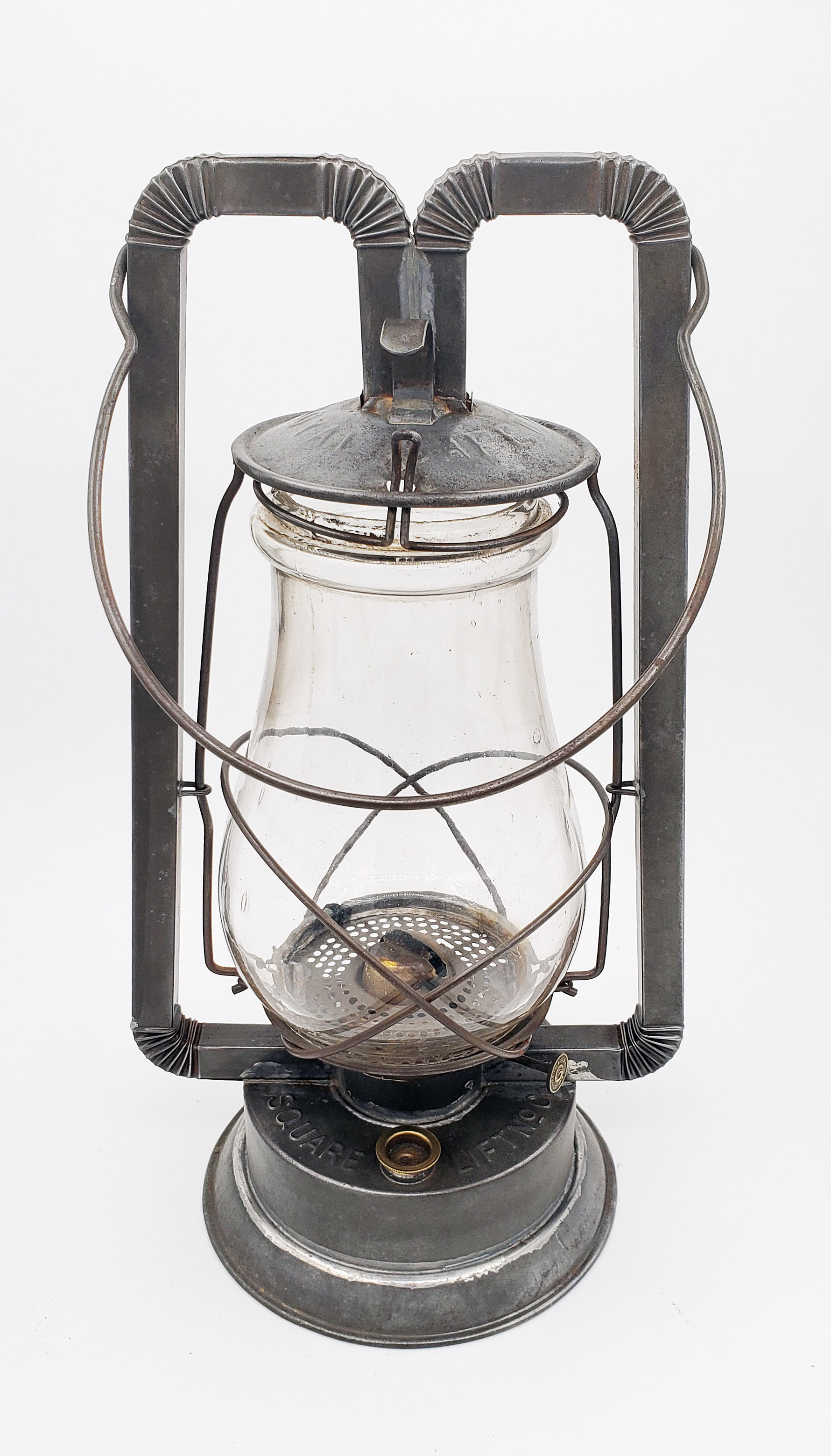 DTLRoyal-1.jpg?fit=1780,3115&ssl=1