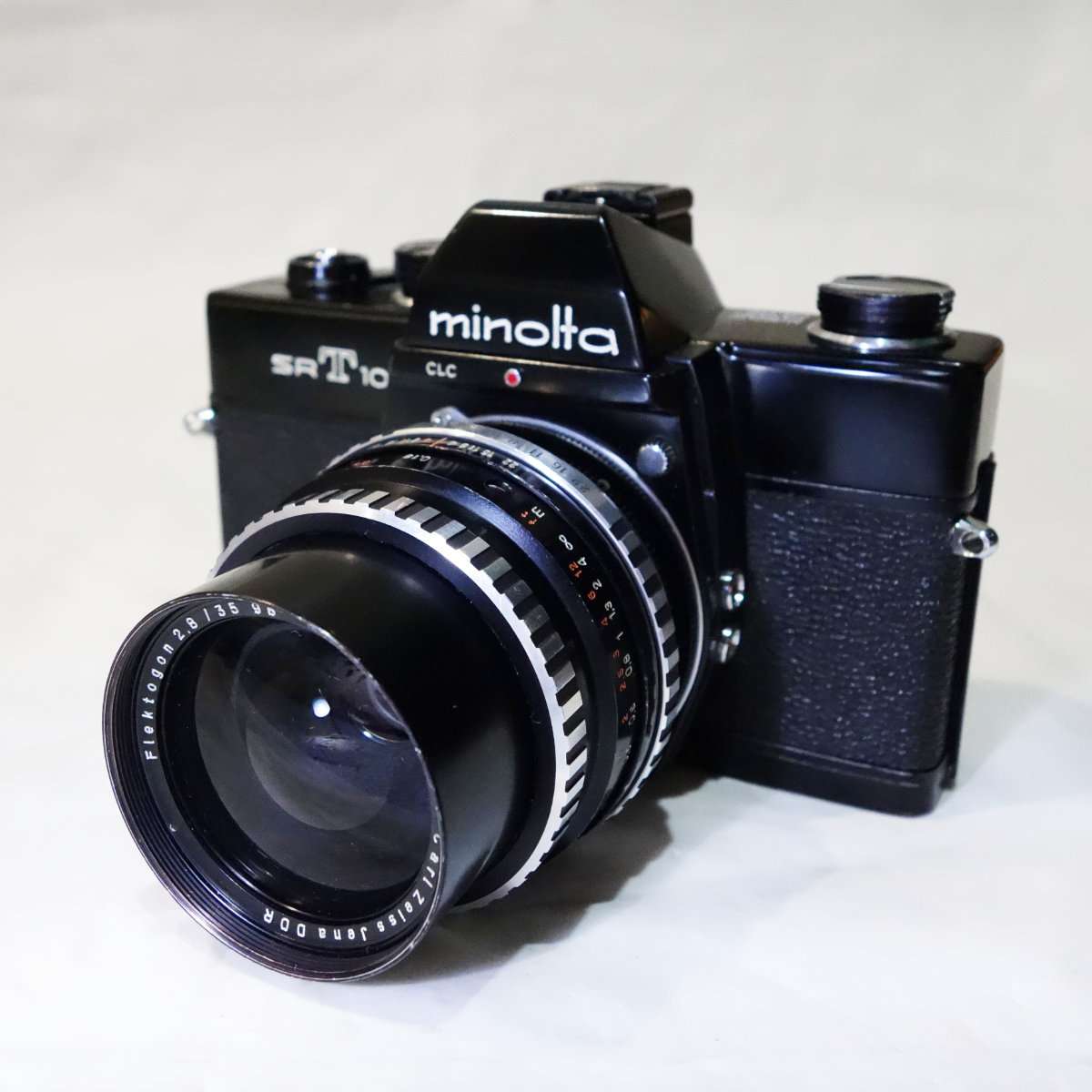 Carl Zeiss Jena Flektogon 35mm F2.8 M42はハーフマクロで描写が凄い