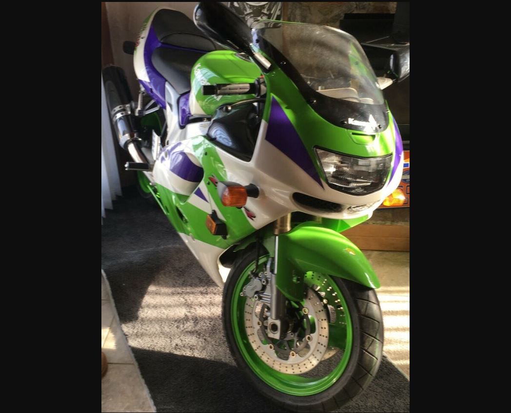 Zero Miles in Canada – 1995 Kawasaki Ninja ZX-9R | Bike-urious