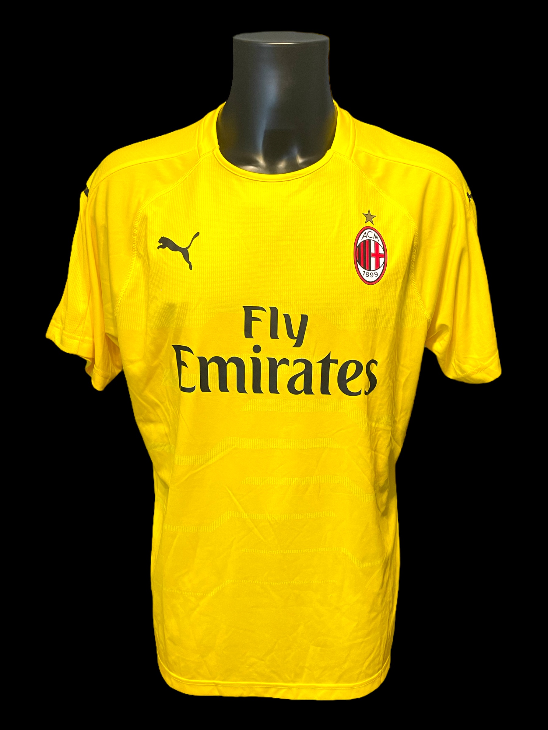 Signed! Gianluigi Donnarumma #99 AC Milan 2018-19 - Footyhammer