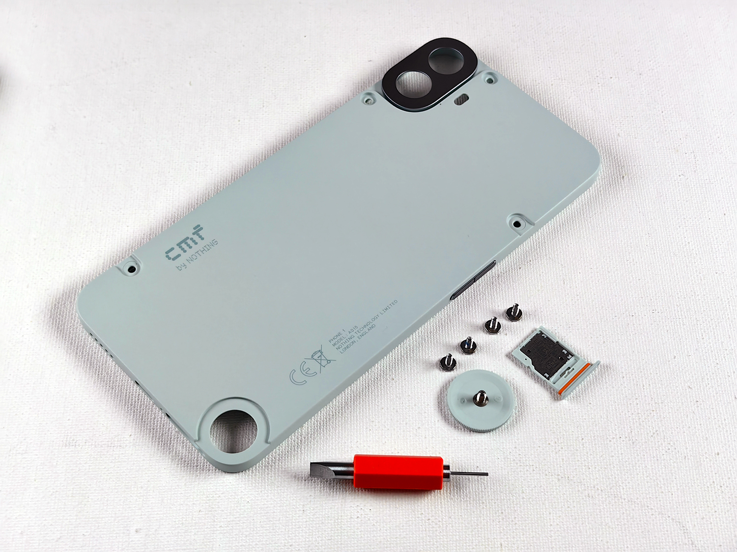 CMF Phone 1の交換カバーとパーツで色のカスタムを楽しむ – 技術の手帖