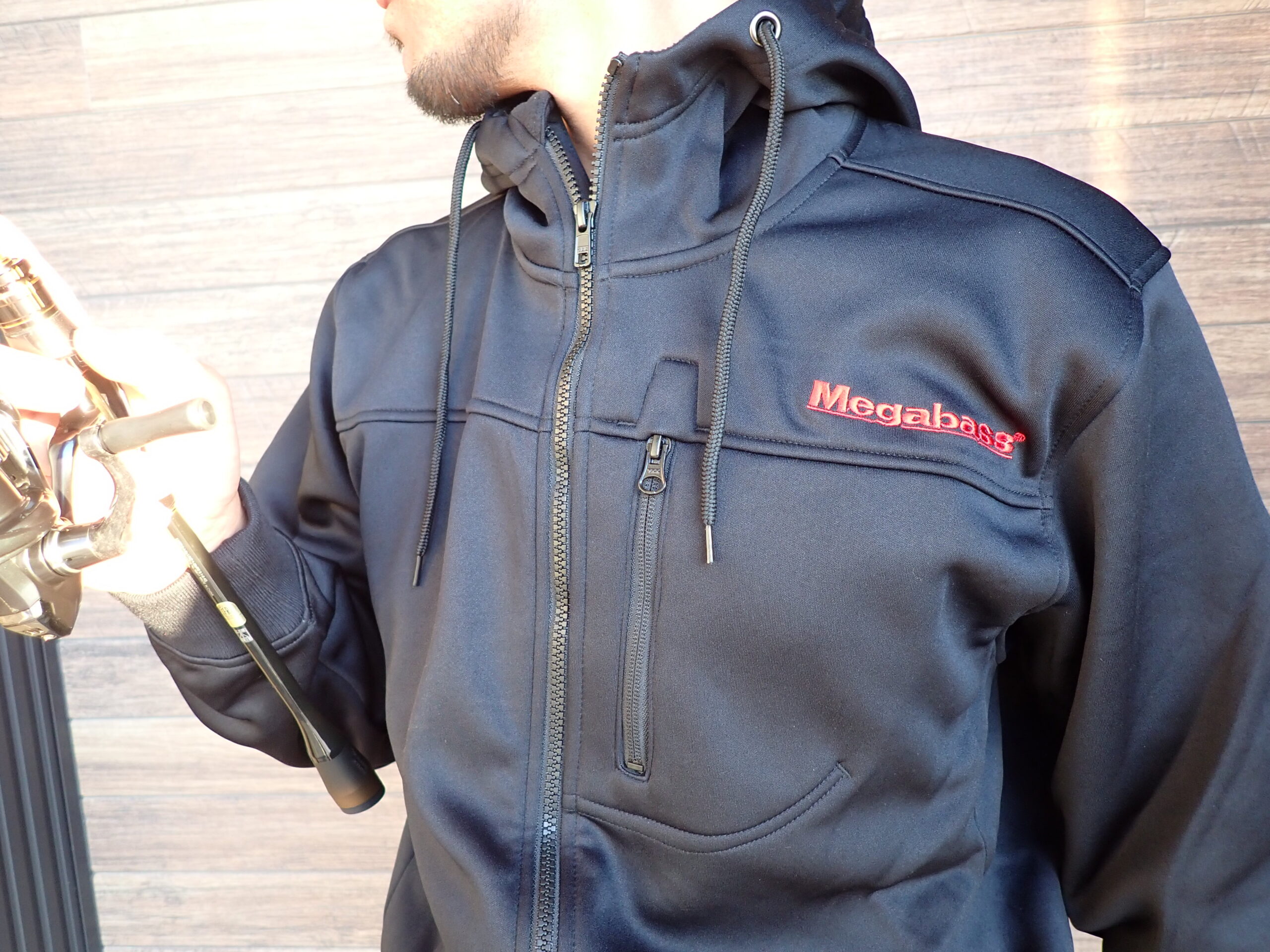 秋のナイトフィッシングにMegabass HYBRID HOODY (ハイブリッド