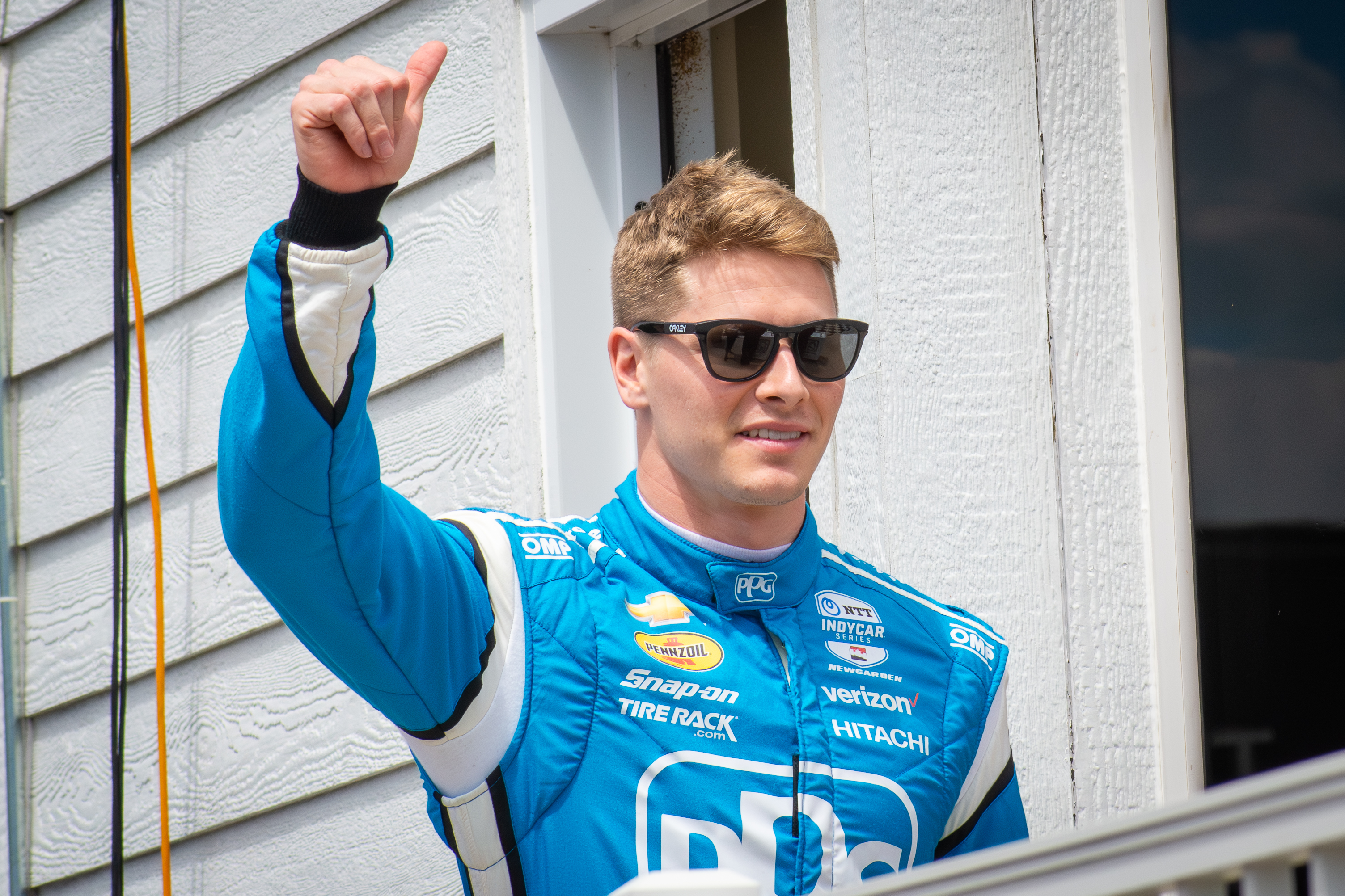 Newgarden surges late to claim Phoenix win - The Racing Experts