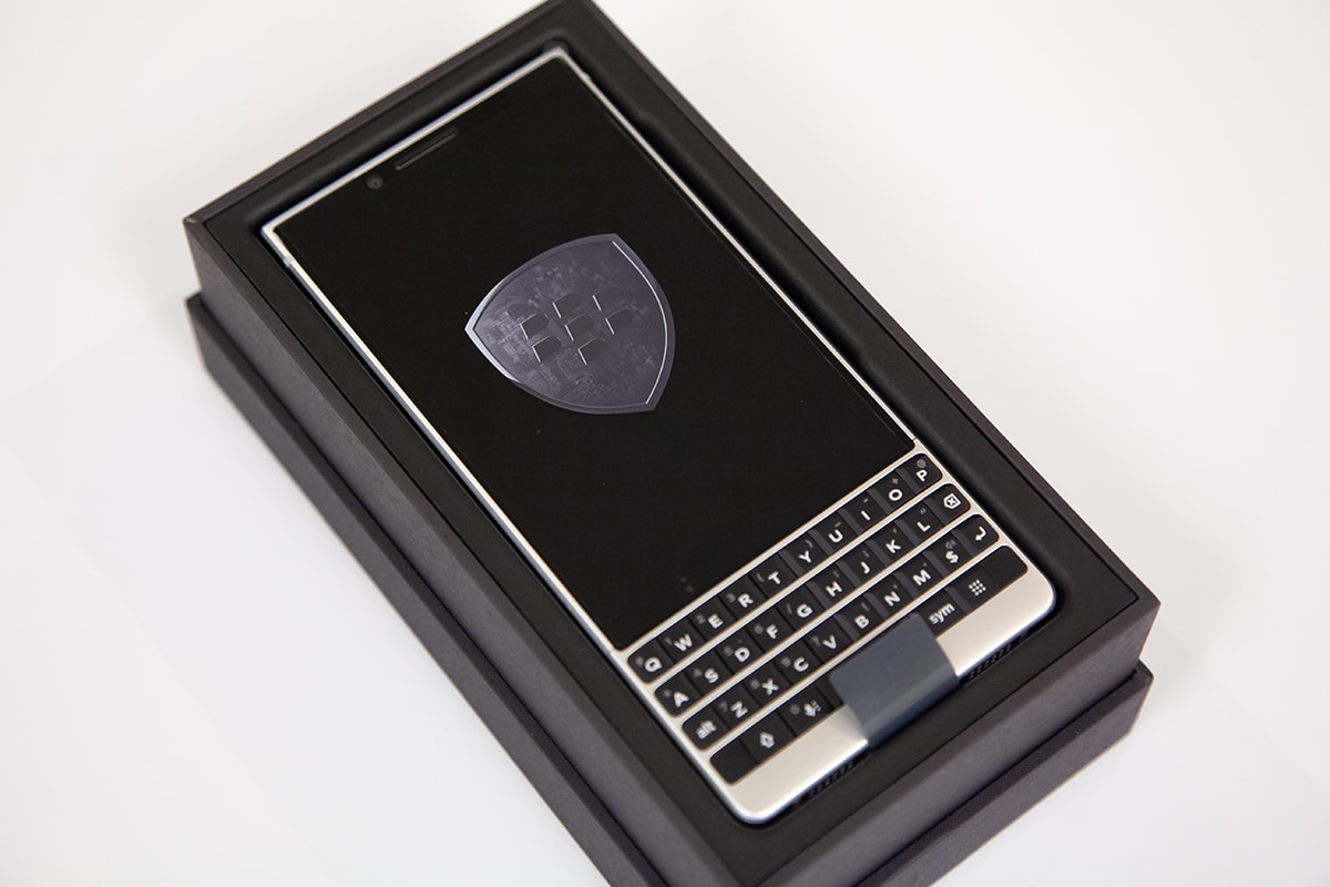 待ちに待った日本発売「BlackBerry KEY2」を発売日にゲットしたので