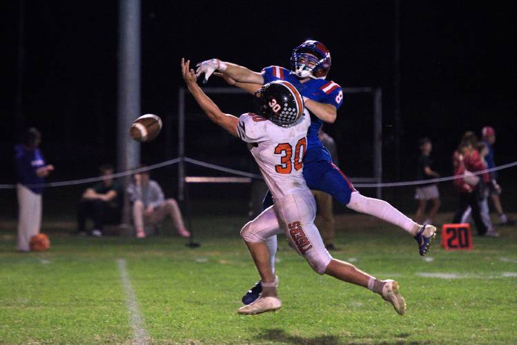 Football: Hartford stumbles against Middlebury - Valley News