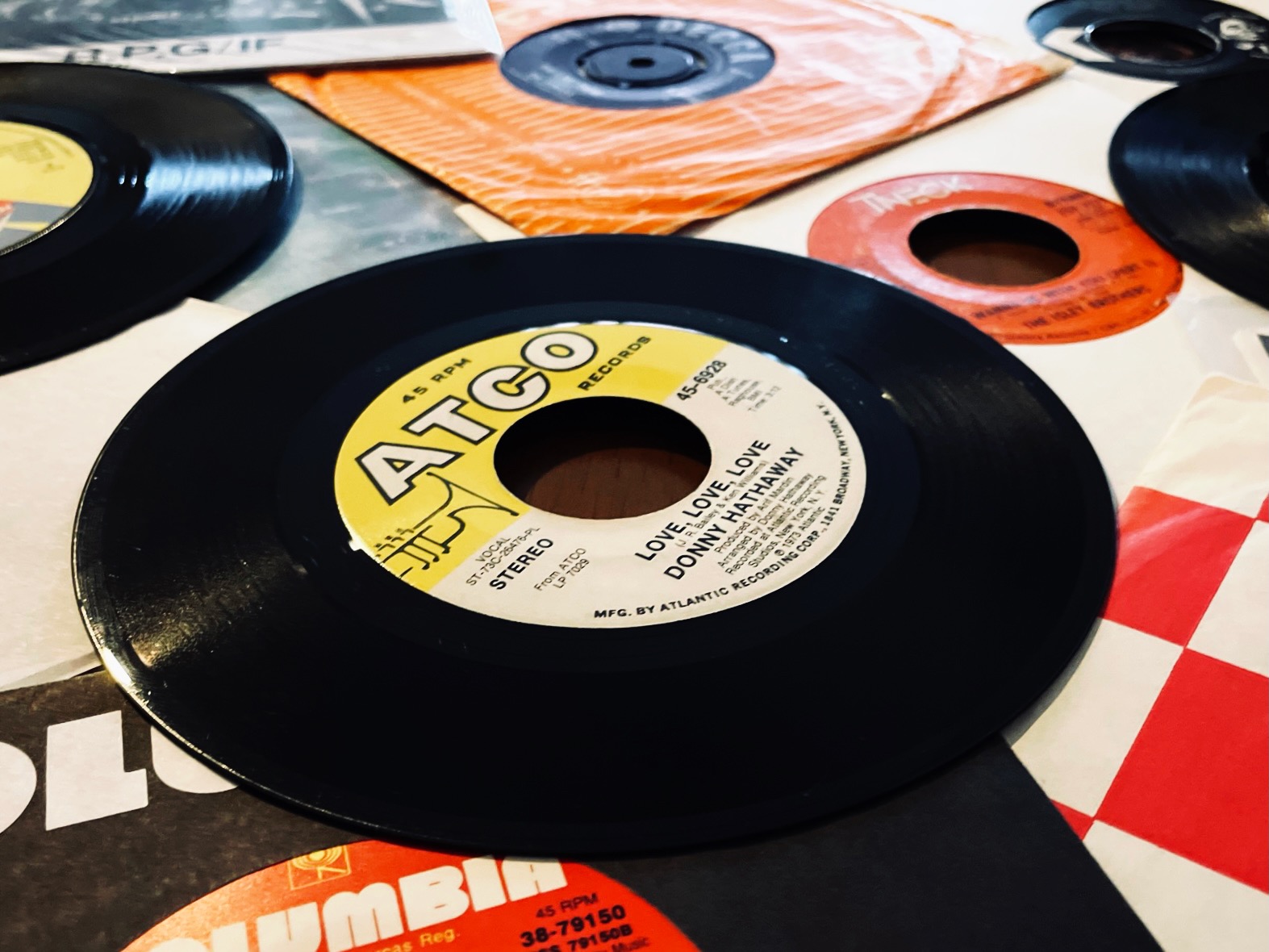 7インチ]レコードコレクターやDJに人気のドーナツ盤 2026年 March月