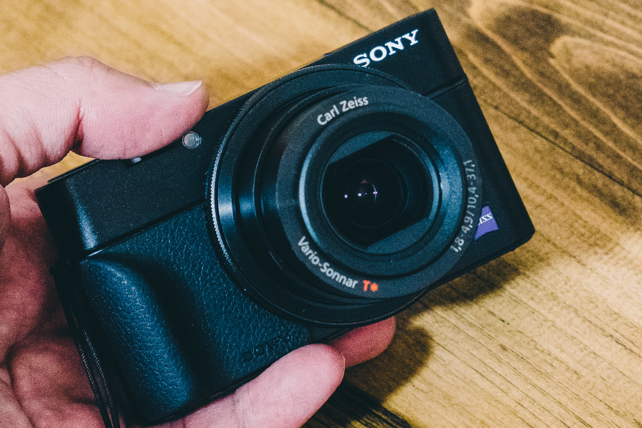 初代 RX100 レビュー | SONY RX100シリーズ史上シンプルなカメラ