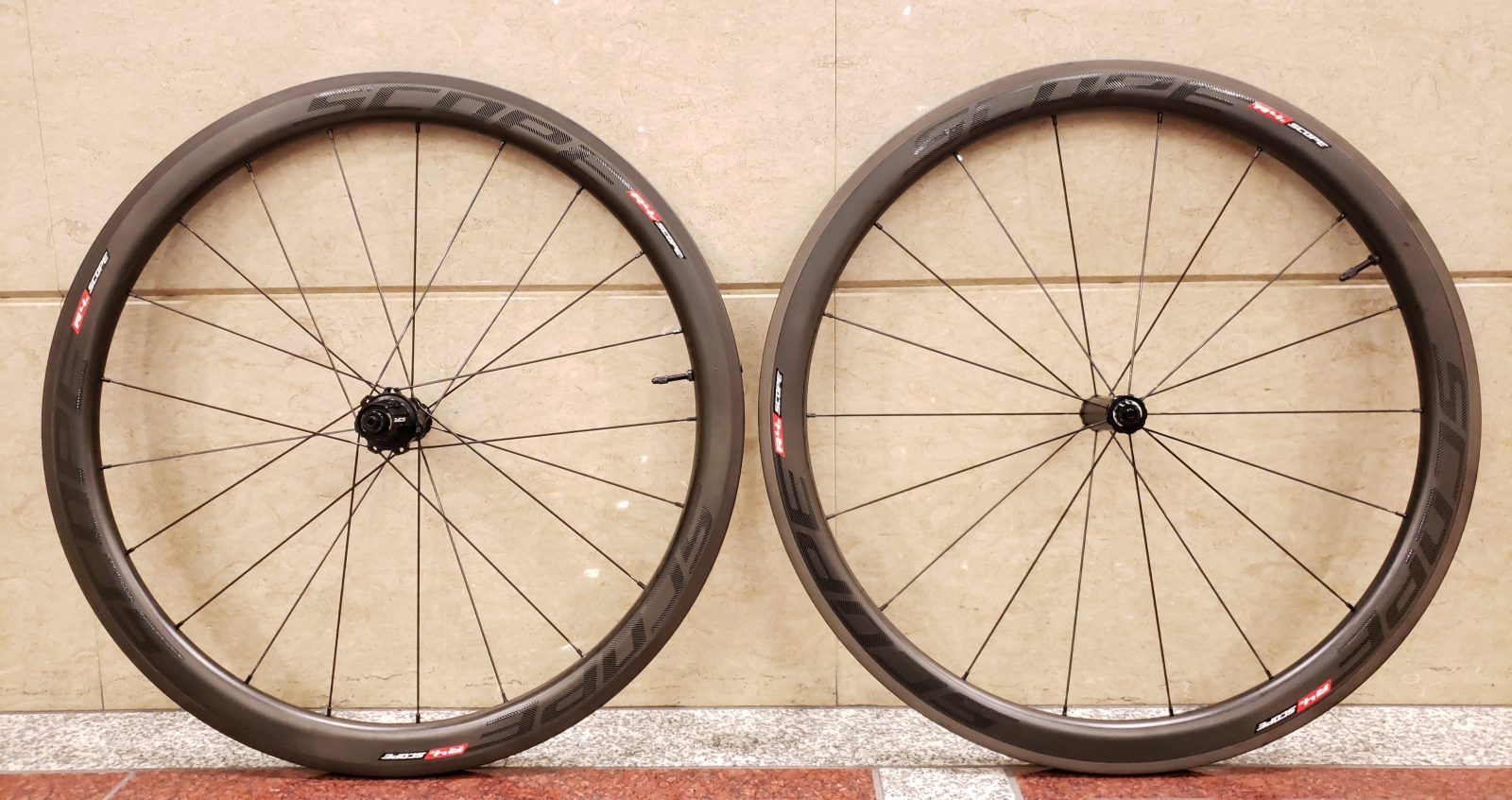 リムブレーキ対応ハイコスパカーボンホイール！ Scope Cycling R4C