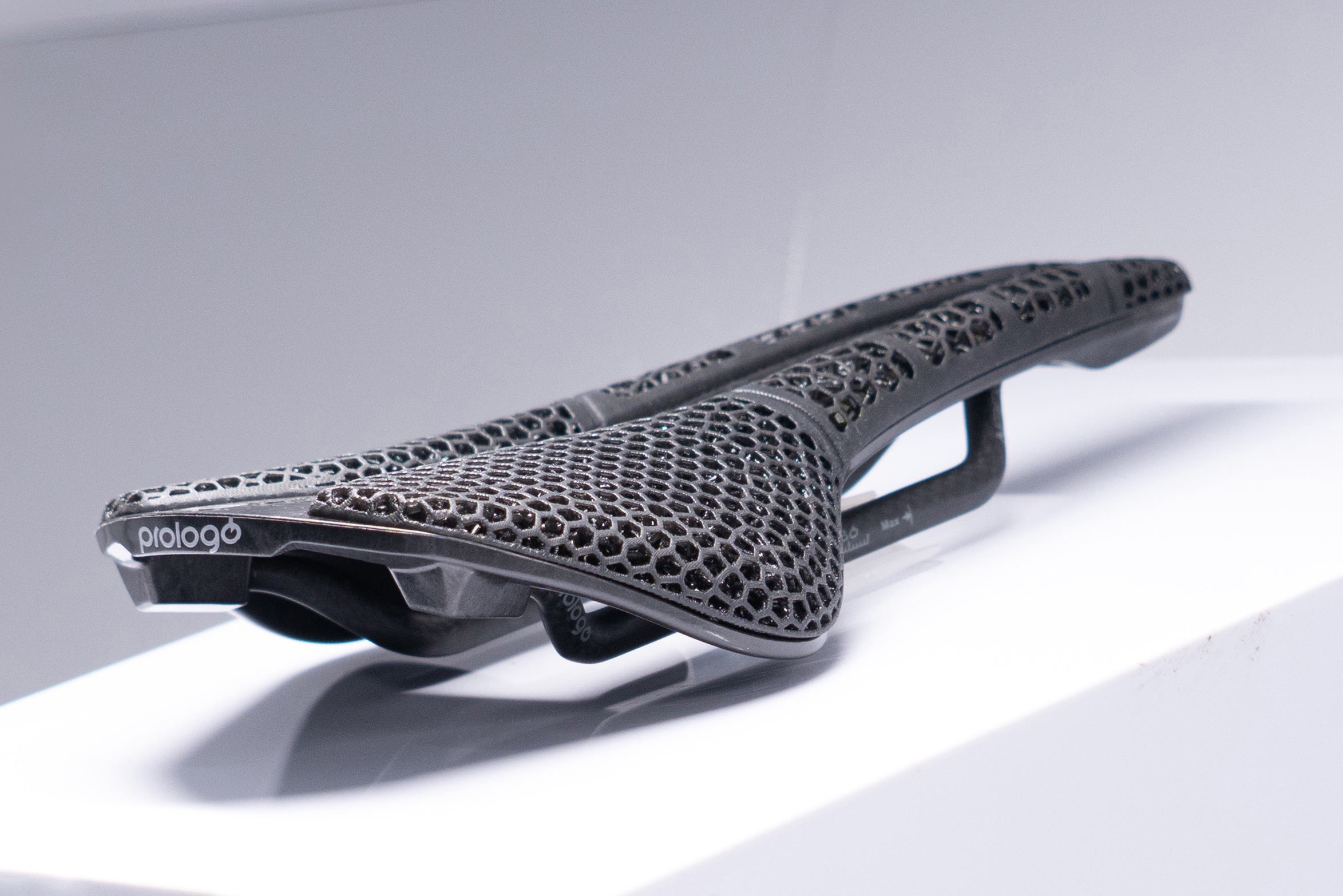 CapoVelo.com - Prologo Flaunts New NAGO R4 Pas 3DMSS 3D-Printed Saddle