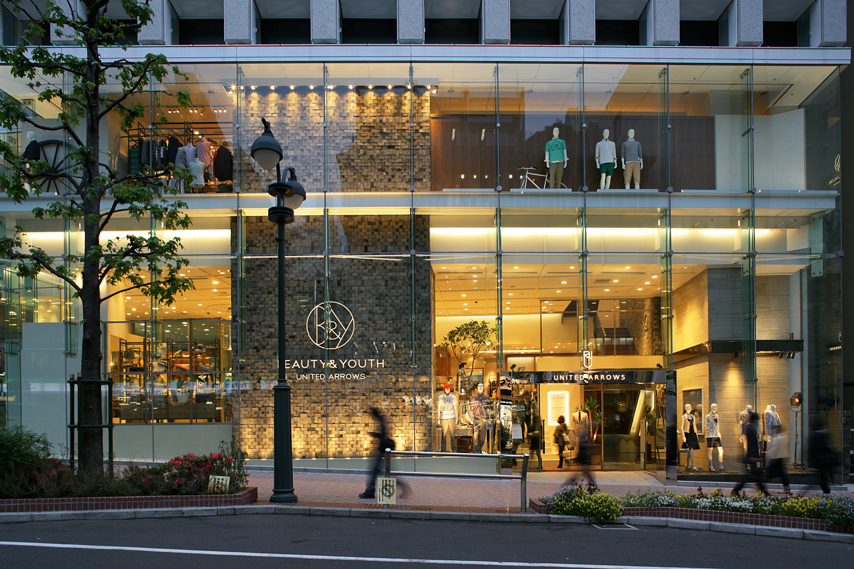 works：商業テナントビルなど／高野俊吾建築設計事務所 | 広島・東京