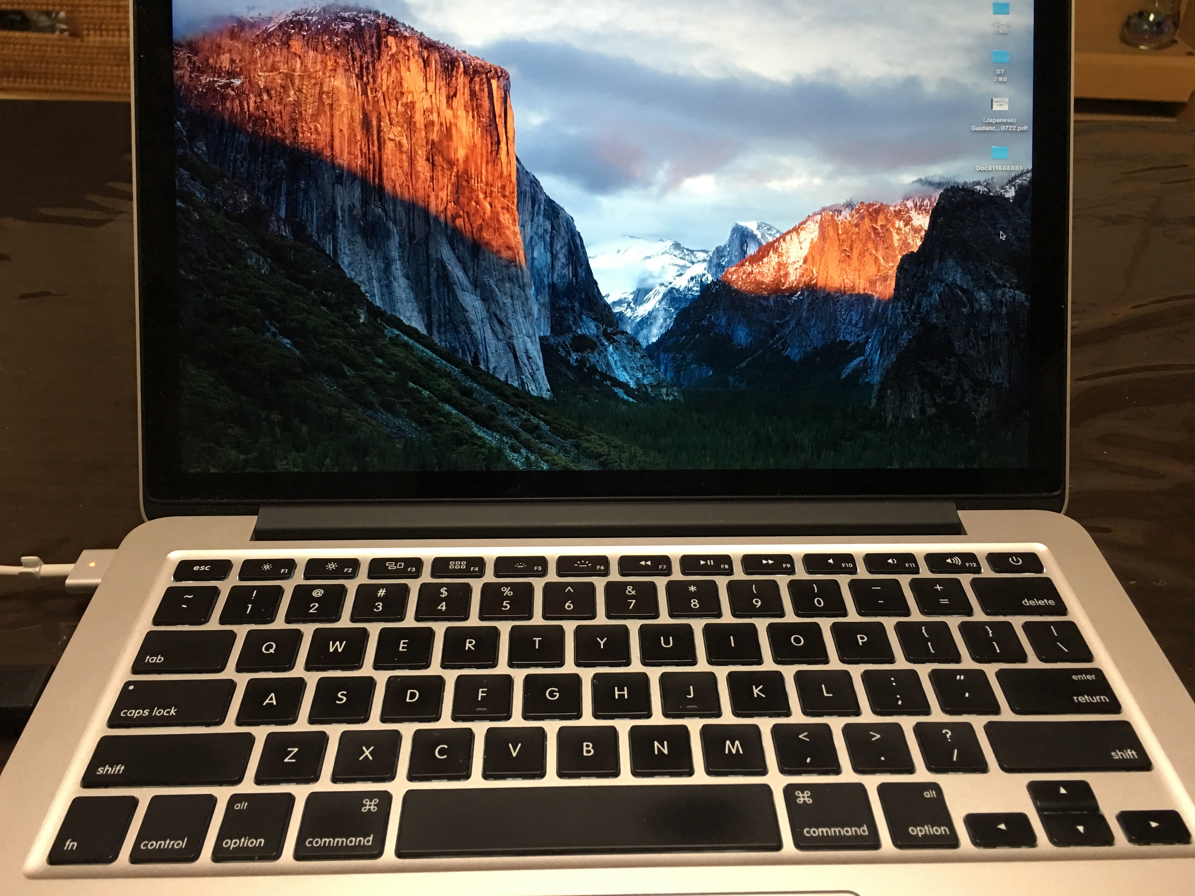 電源不調 MacBook 12インチ 2015 US配列 8GB/256GB MacBook (Retina