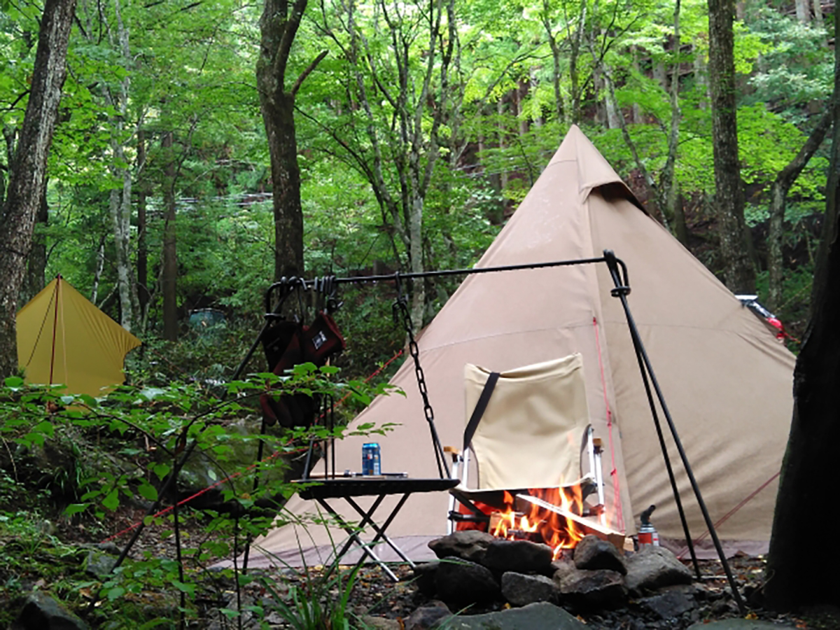 いま流行のお手軽「キャンプ」とはひと味違う！ 上級者がハマる「野営