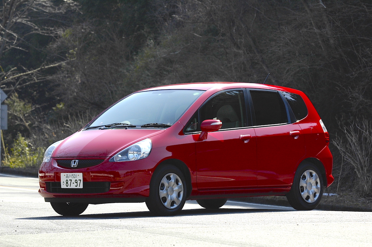 絶対王者のカローラを引きずり落とした小さな巨人！ 「初代フィット