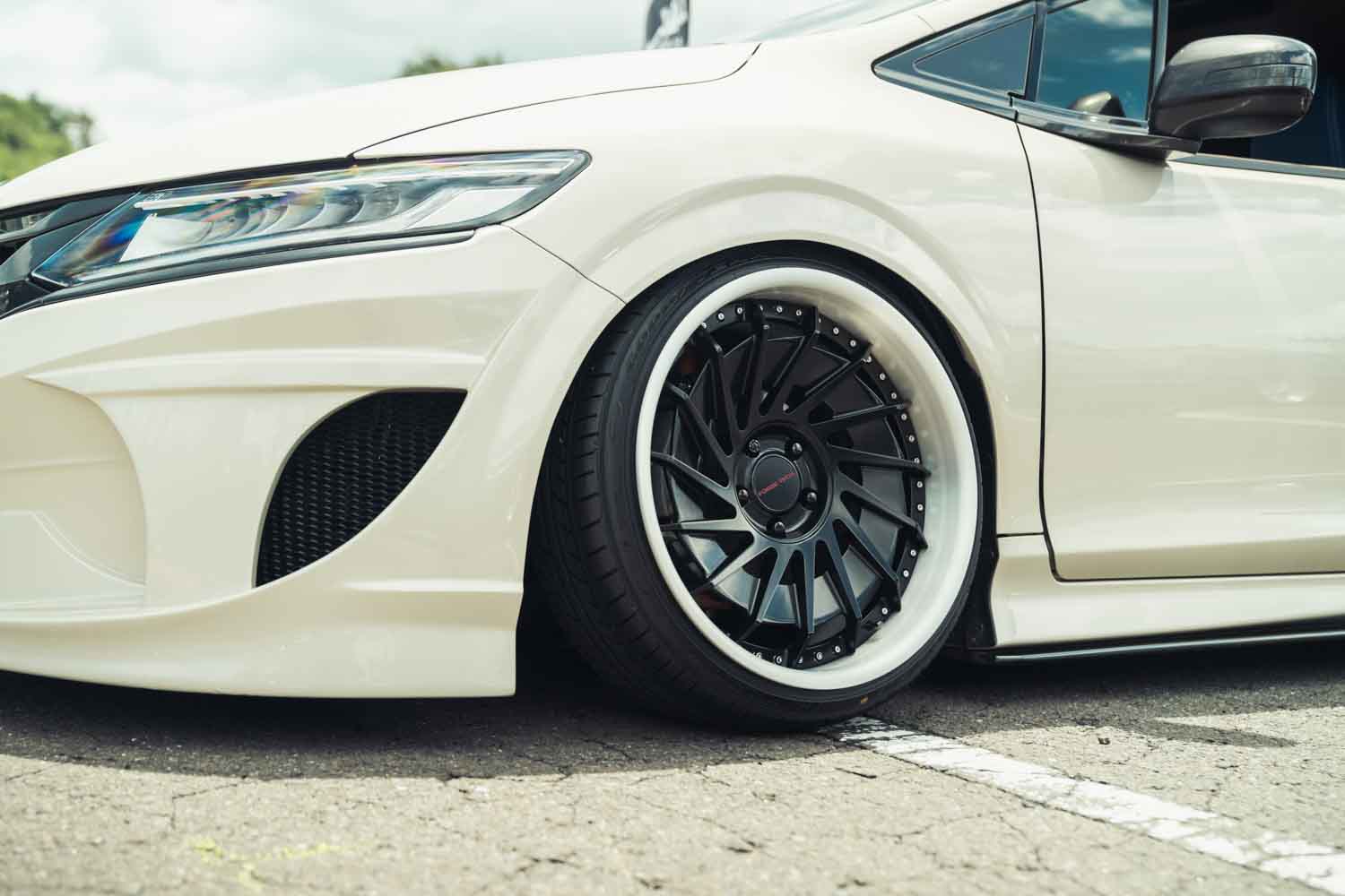 ランボルギーニをモチーフにしたホンダ「ジェイド」はワンオフだらけ