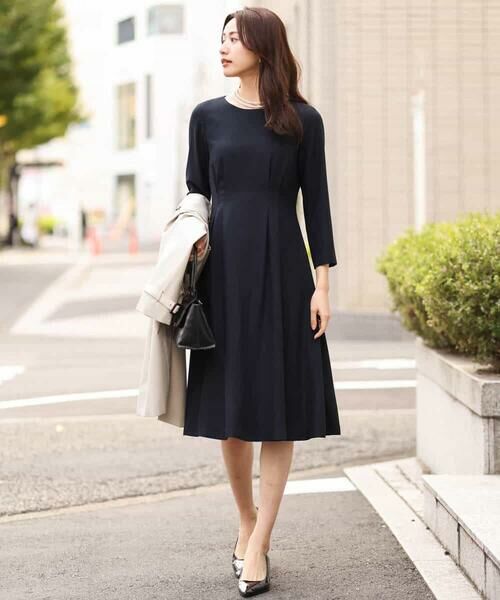 サテンジョーゼット タックワンピース （ロング・マキシ丈ワンピース